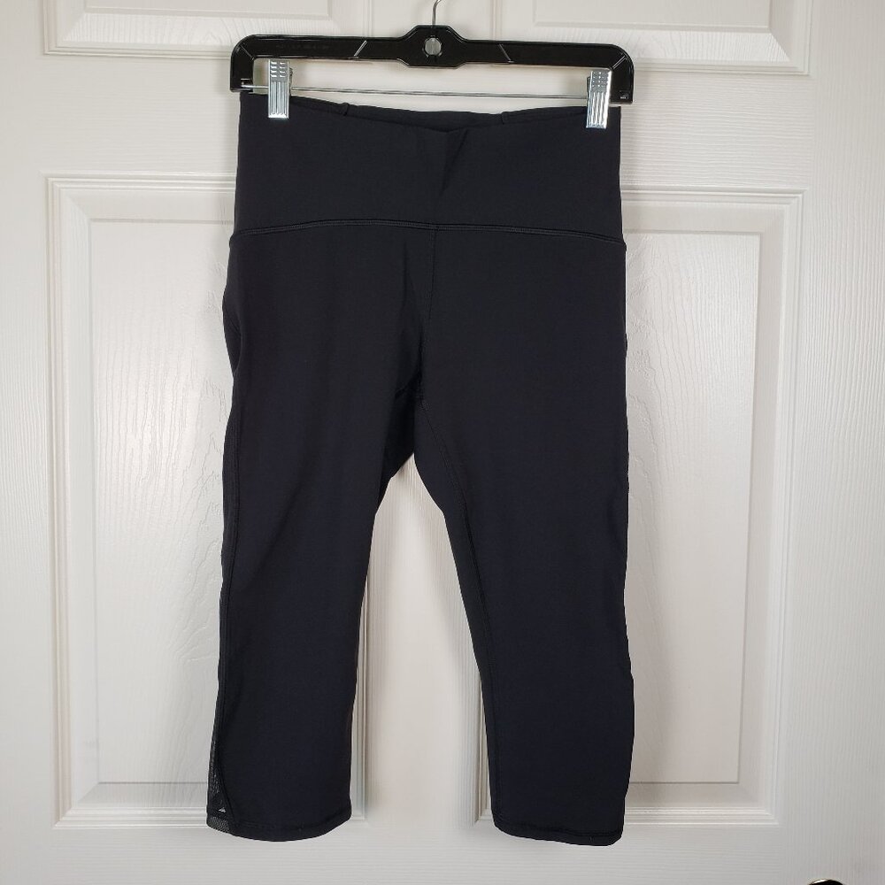 Lululemon Train Time Crop 17" Black Leggings Size 8 Athletic